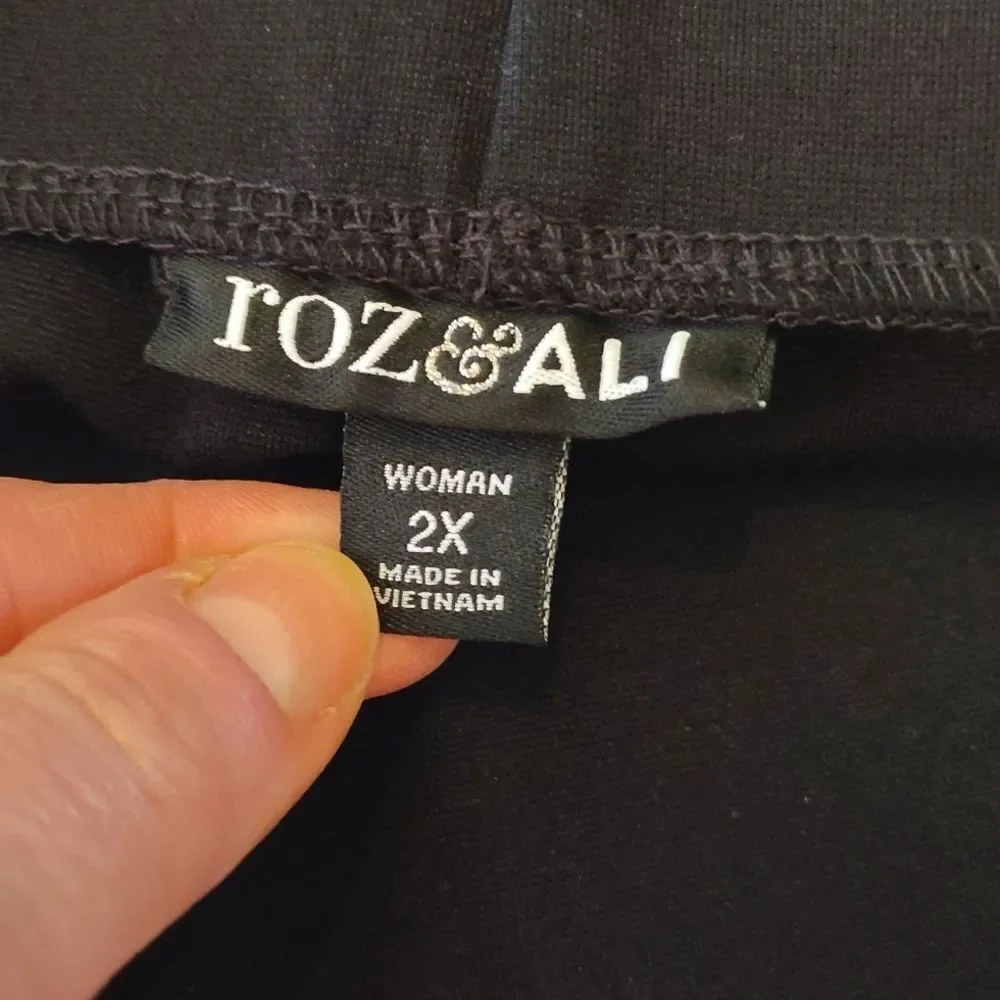 Roz & Ali Black Stretch Zipper‎ Details Pull On Mini Skirt Plus 2X